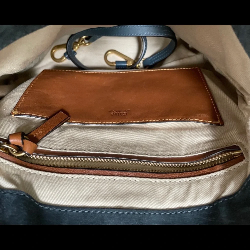 Beautiful Navy Blue Suede Chloe Alexa Bag - EUC ☀️♥️ Host Pick!  Iconic bag! - Picture 4 of 8